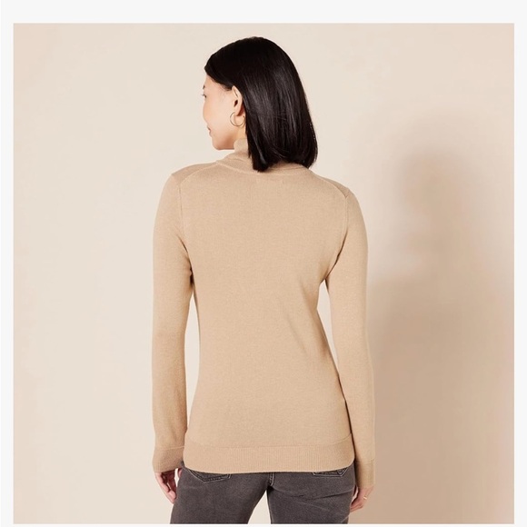 Amazon Essentials Women's Classic Lightweight Long-Sleeve Turtleneck Sweater - Picture 3 of 13